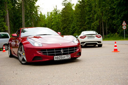 Тест-драйв Maserati и Ferrari в поселках Villagio Estate